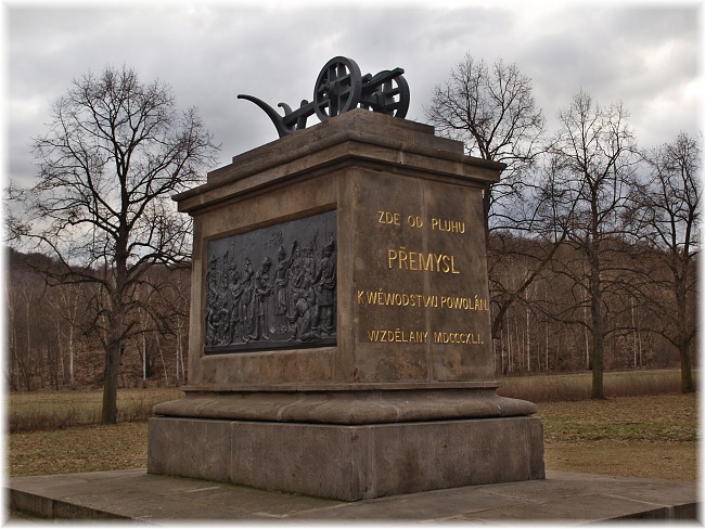 Pomníky od mistrů
českého sochařství