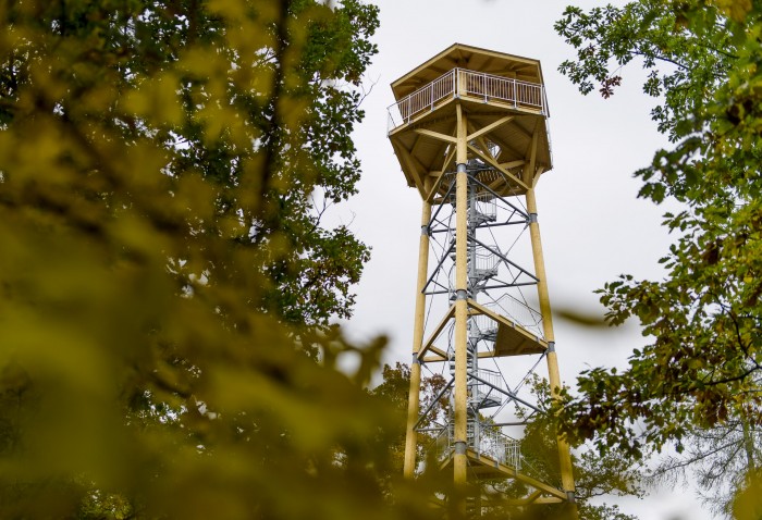 Hradecko má novou rozhlednu,
je z ní vidět až do Jeseníků