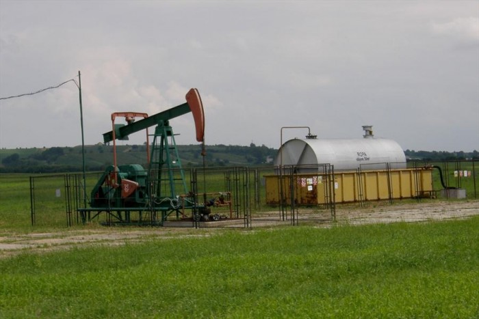 Ten, kdo objevil ropu
v Československu