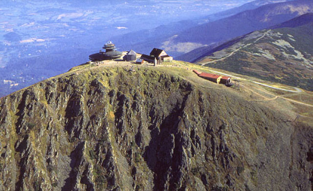 Sněžka je prý o metr
vyšší než se uvádí