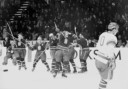 Památná porážka ruských
hokejistů vyvolala nepokoje