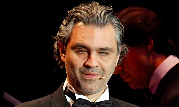 Tenorista Andrea Bocelli
vystoupí v pražské areně