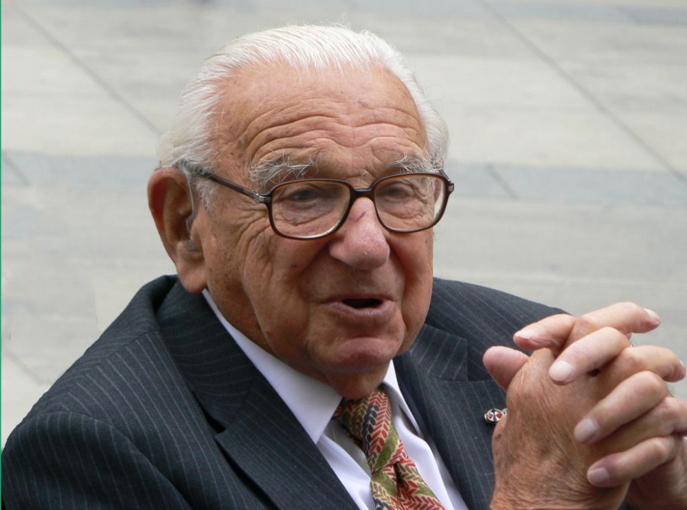 Sir Winton dostane Řád
při zvláštním ceremoniálu