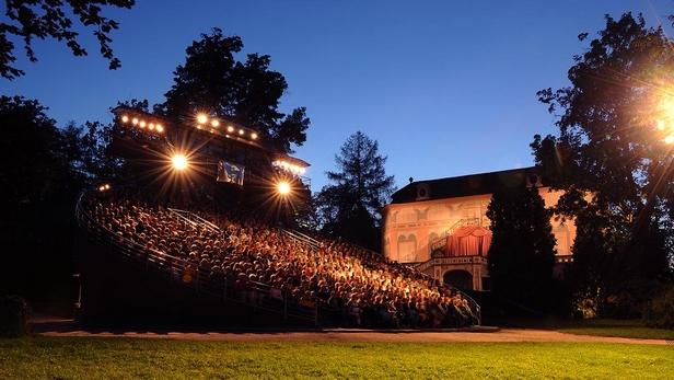 Krumlovská točna začne
Psem baskervillským