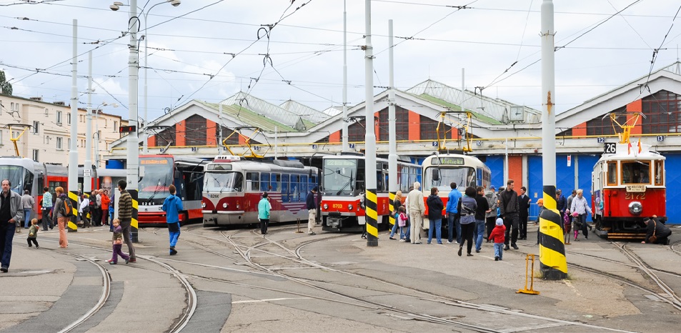Oslavy výročí MHD v Praze
vyvrcholí průvodem tramvají