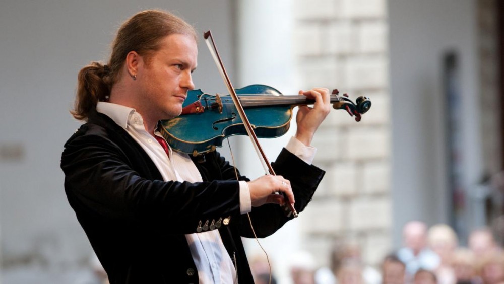 Houslista Pavel Šporcl
zve na Bachovský maraton