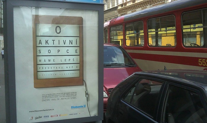 Kampaň OtevřenoSeniorům
pranýřuje diskriminaci stáří