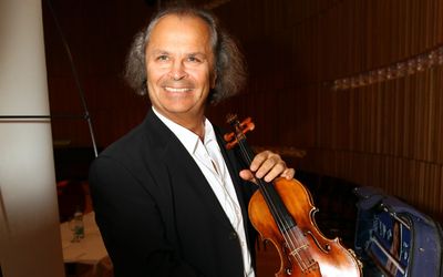 Praha ocenila za umělecký
přínos houslistu Hudečka