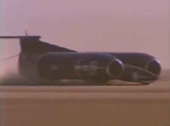 Před 15 lety auto poprvé
překonalo rychlost zvuku