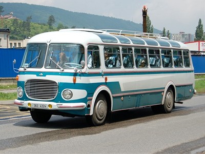 Lstivý šéf zájezdu
Fanouš Rendl