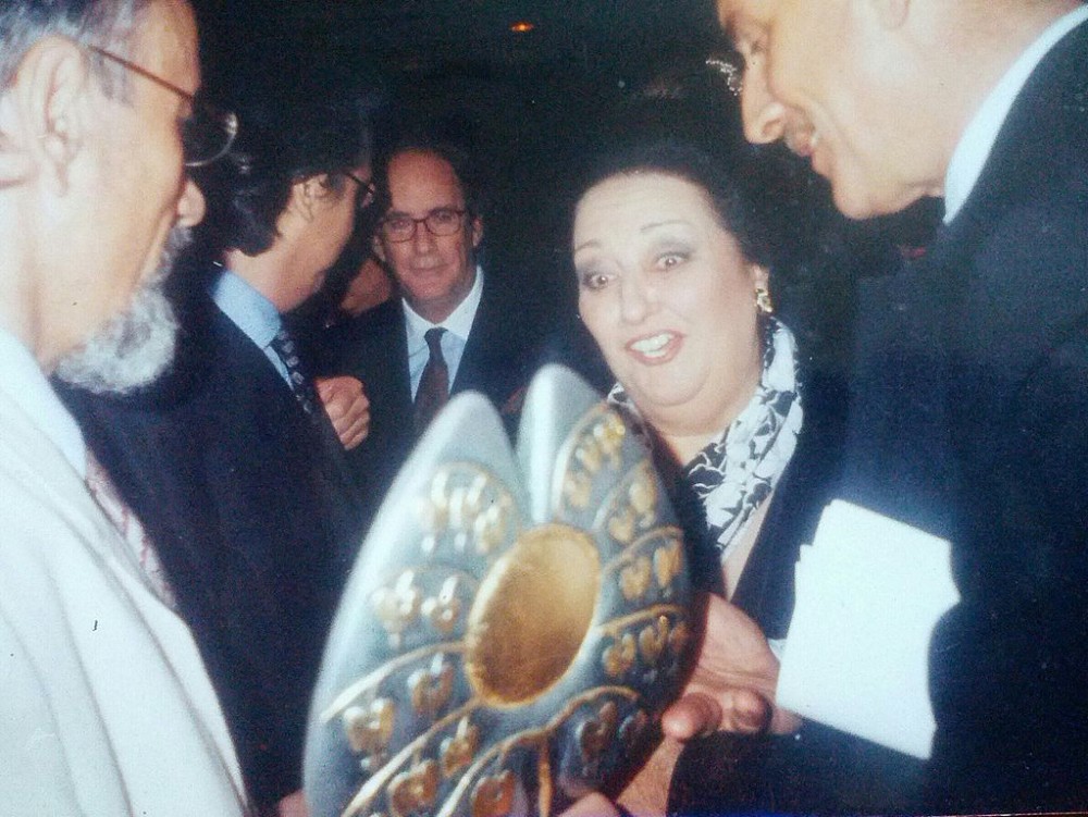 Daně se platit musí. Své
o tom ví i diva Caballéová