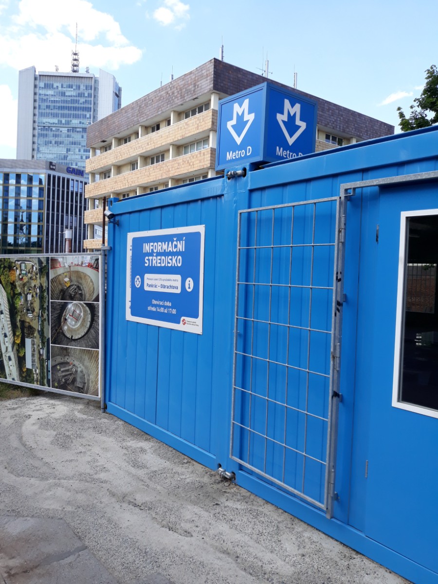 12-240515-info-centrum-metro-d-pankrac.jpg
