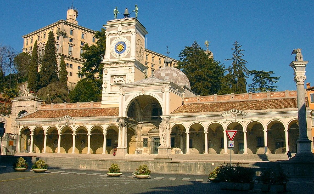 1920px-Udine-PiazzaLiberta.jpg