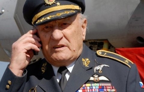 Zemřel bývalý stíhací
pilot Zdeněk Škarvada