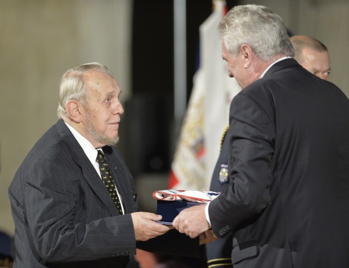 Prezident udělil medaile
celkem 29&nbsp;osobnostem