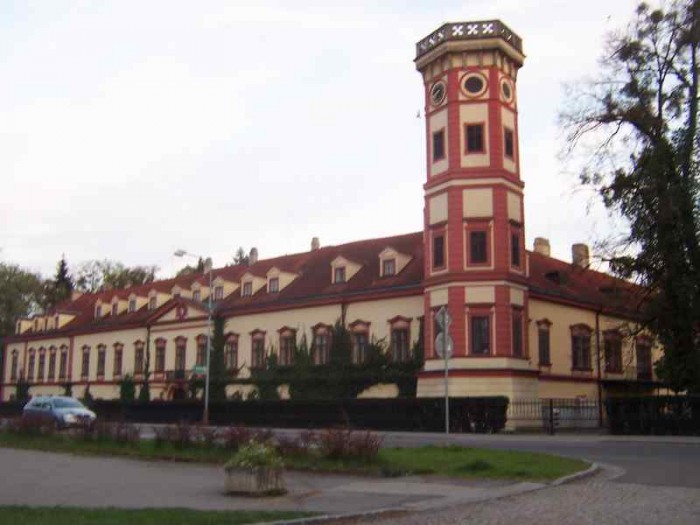 Domov s pěti hvězdičkami:
Vila plná&nbsp;"odborníků"