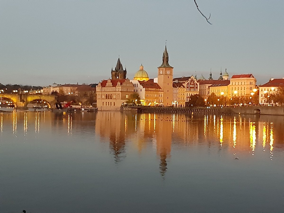 Brzy se stmívá....