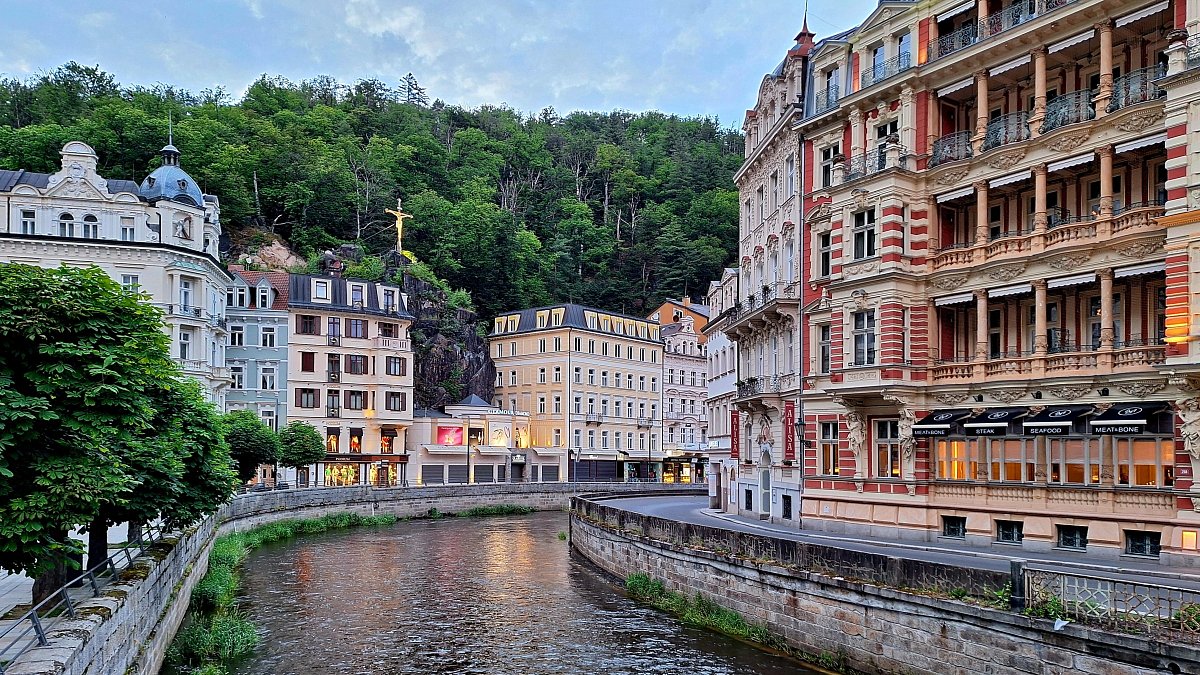 Proč senioři jezdí do lázní aneb podruhé v Karlových Varech