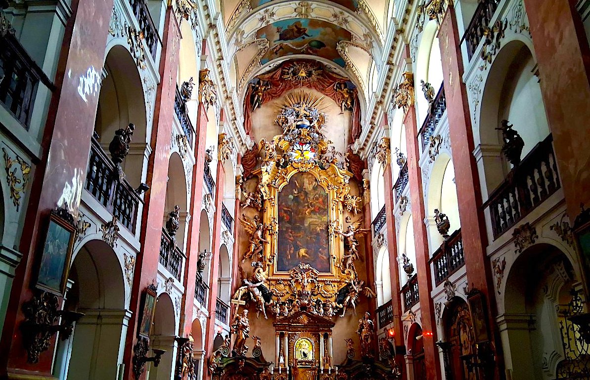 O Zeyerovi, živé mrtvole a useknuté ruce