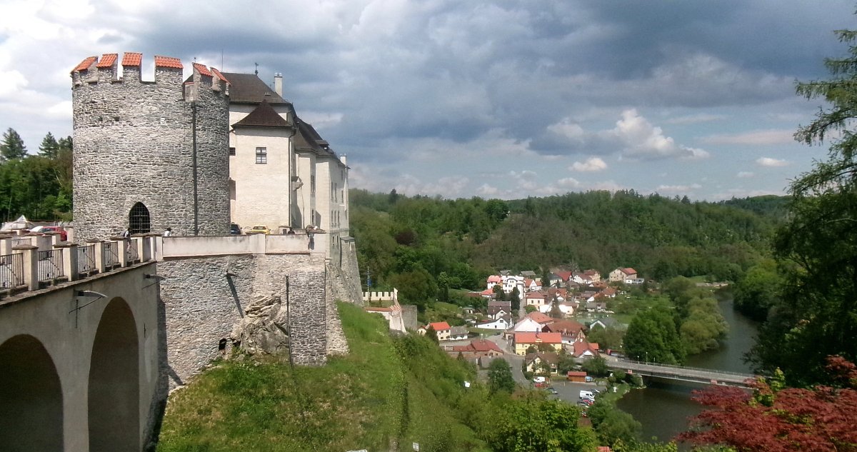 Hrad Šternberk z jiné strany *