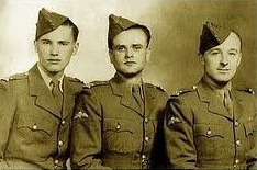 Malá Skála má památník
hrdiny slavného výsadku