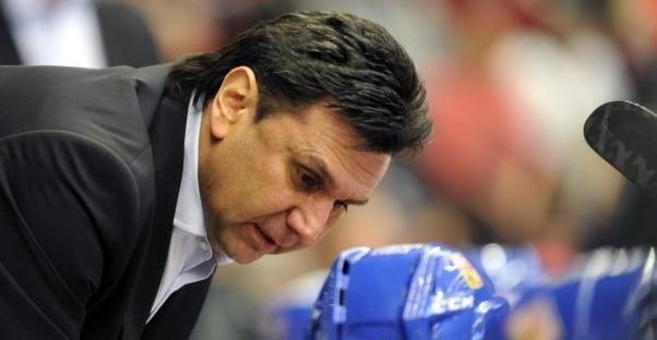 Proč by měl jít hokejový
trenér Růžička od válu