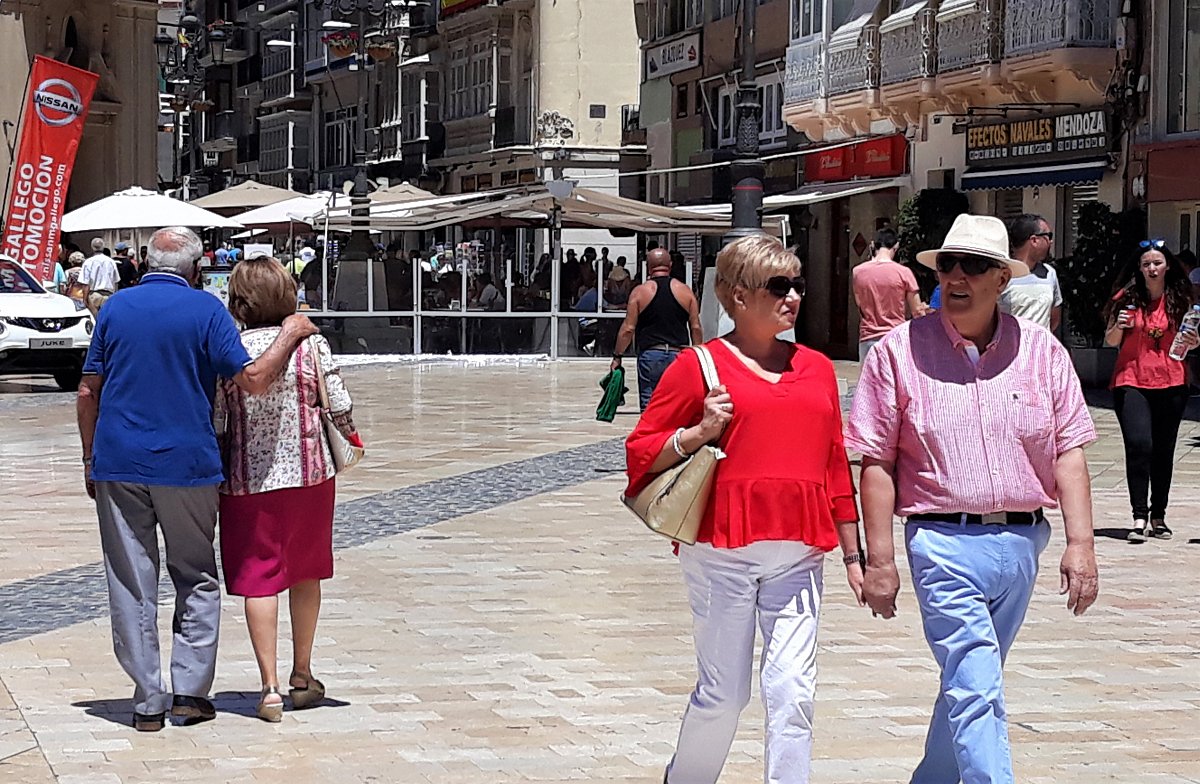 Kasina, vycházky, spolky. Tak žijí senioři ve Španělsku
