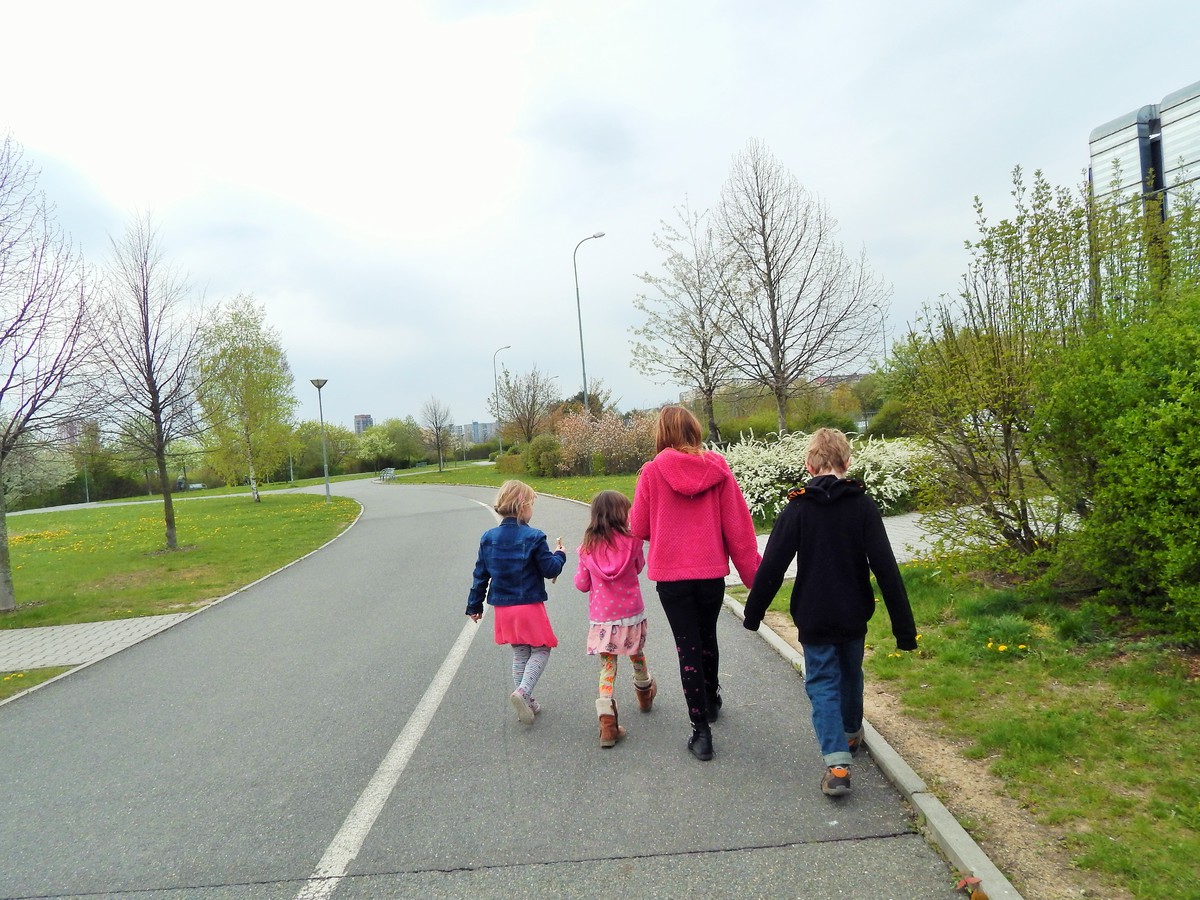 A jde se s vnoučaty do kina!