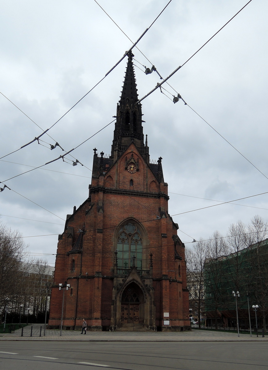 Co takhle hádat kostel?