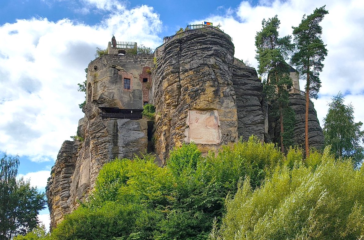 Vzhůru na hrad Sloup a do Modlivého dolu