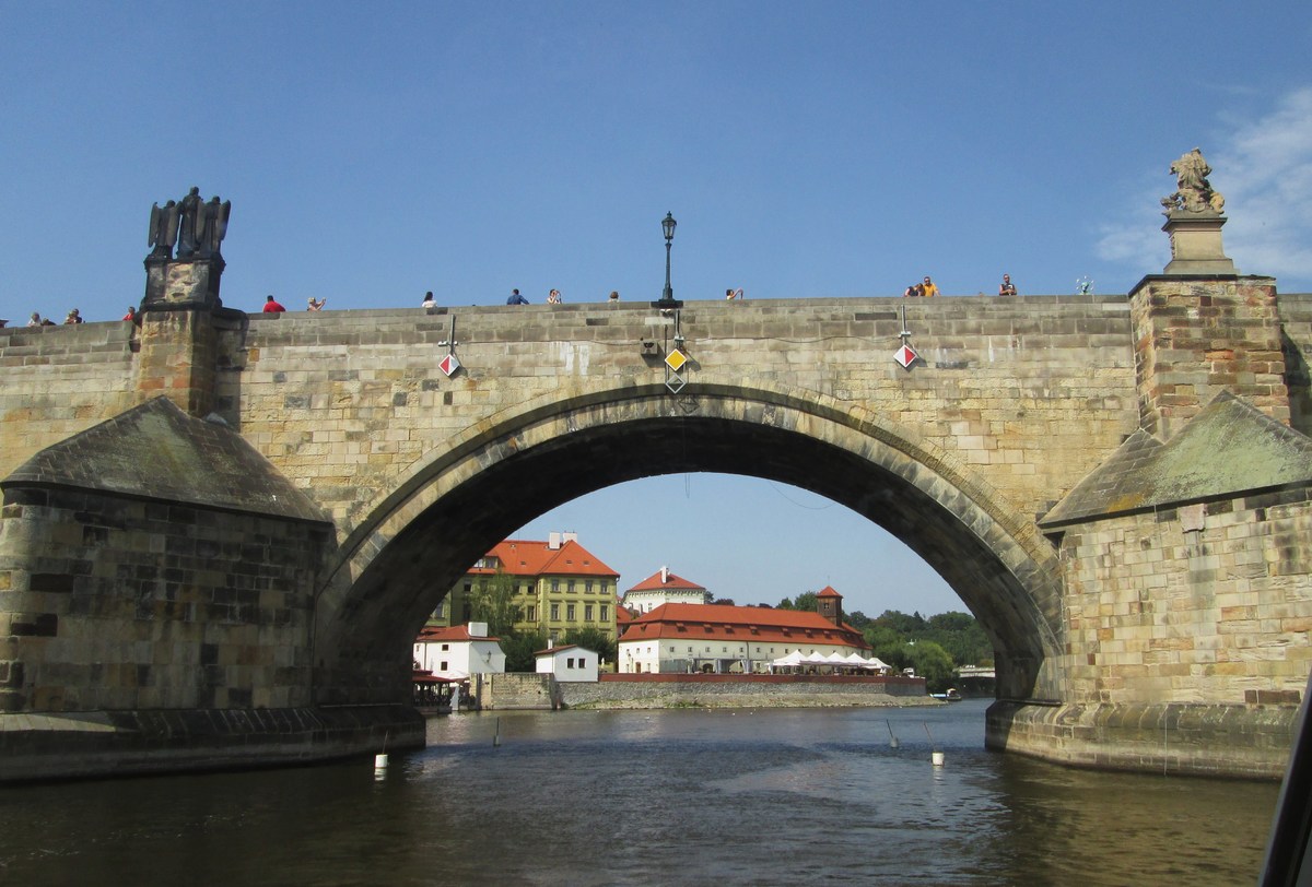 Sluneční párty na parníku - pár letmých postřehů