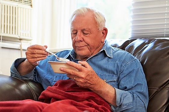 Ztráta chuti k jídlu je častý problém seniorů
