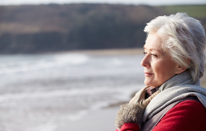 Cestovat sama nebo zůstat raději doma?