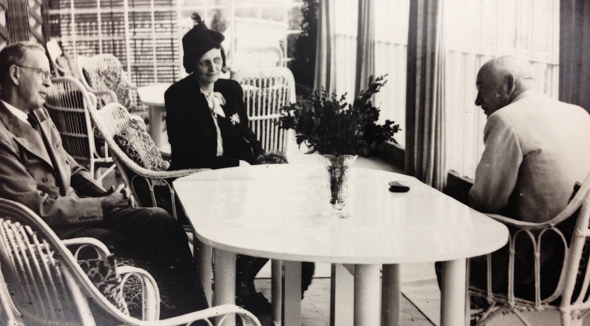 Kenneth Miller a Vrázová na jednání u prezidenta Beneše.jpg