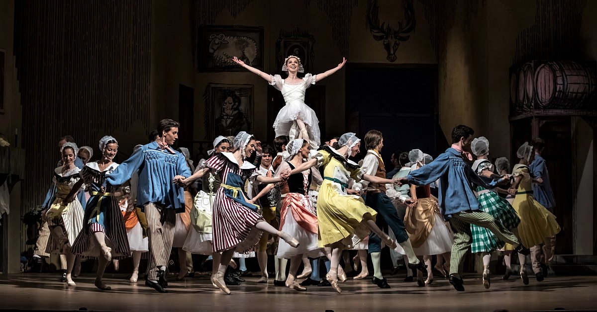 Marná opatrnost - Alina Nanu a soubor Baletu ND - Foto Martin Divíšek.jpg