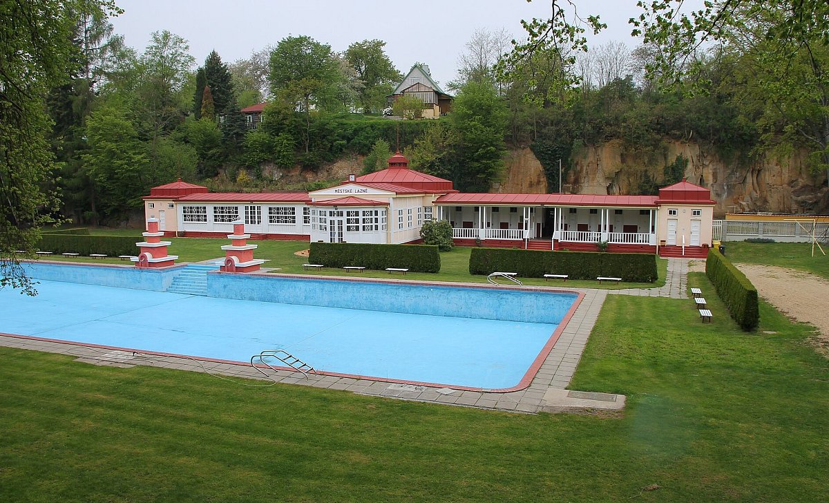 Městské_lázně_Mšeno_01.jpg