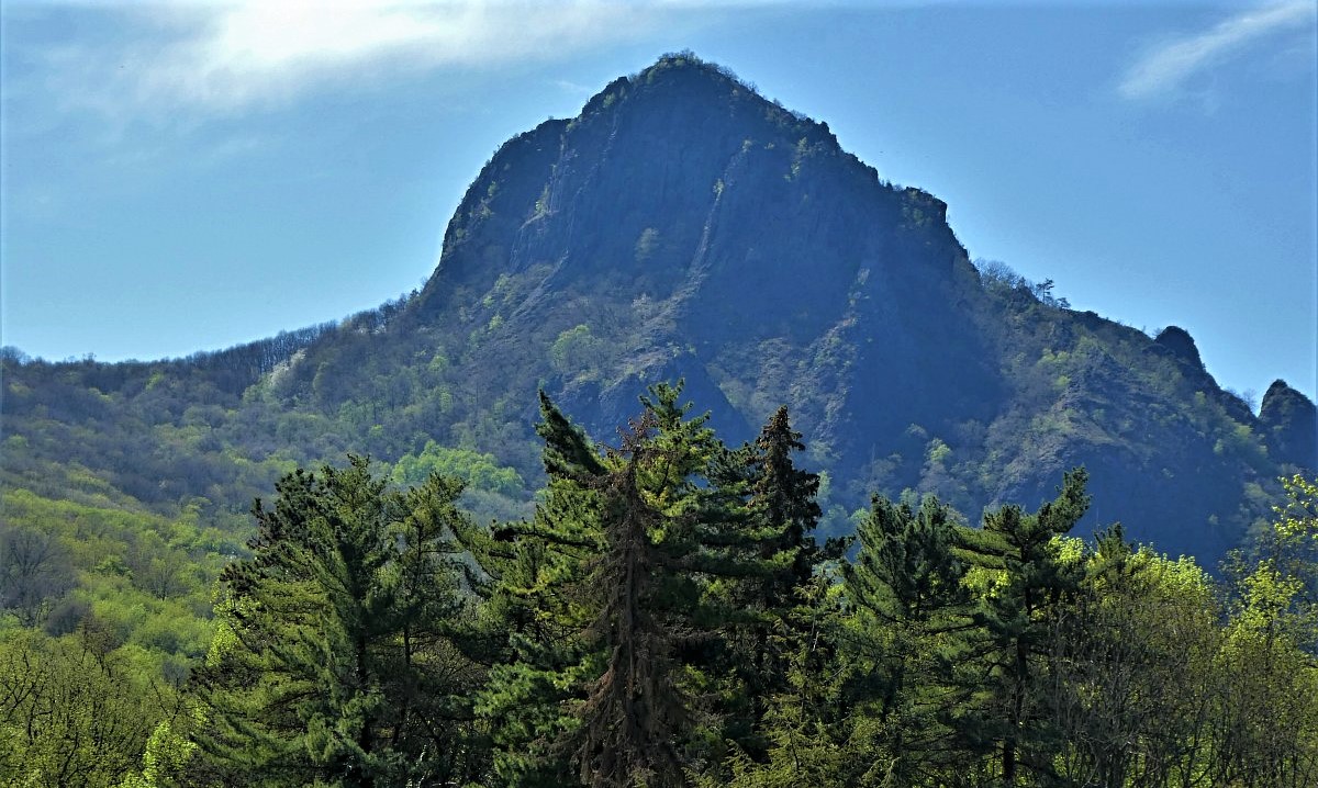 Bořeň - tajuplný mystický vrch