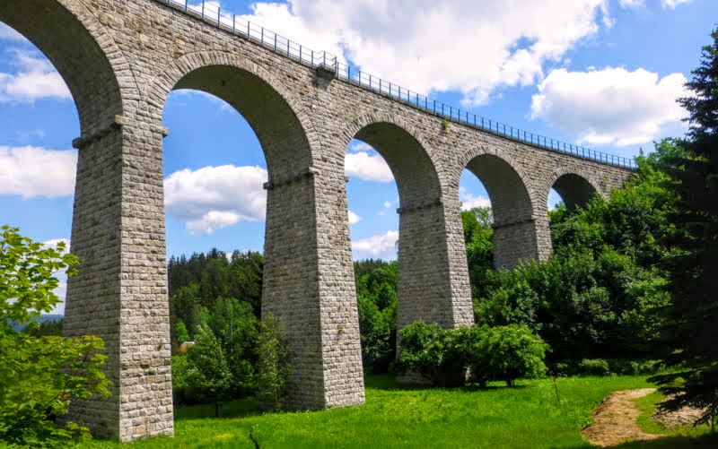 Cestou ze  Smržovky  do Jiřetína