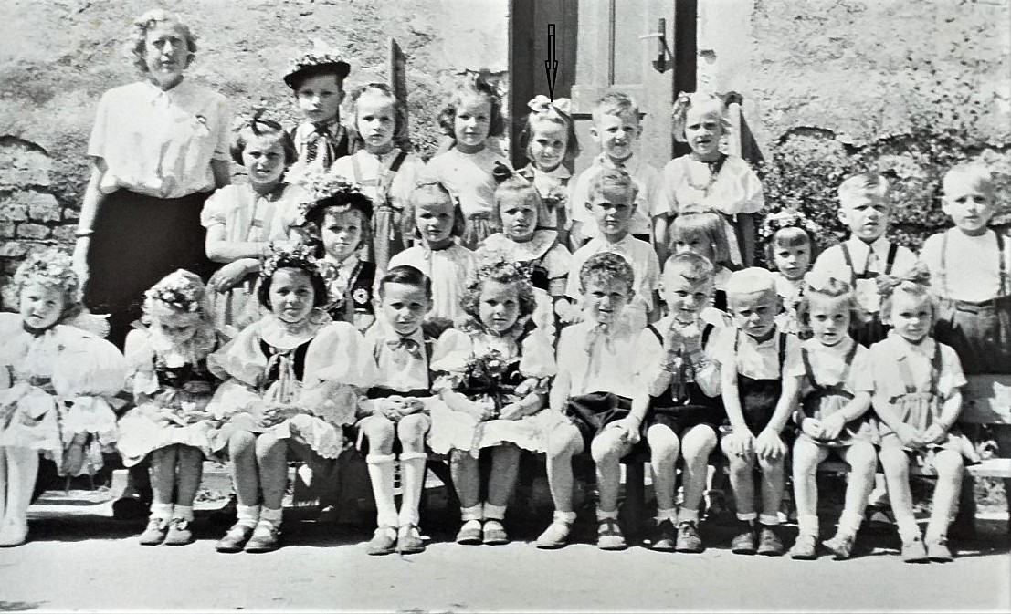 Příběhy starých fotografií: Svatojánský chlebíček