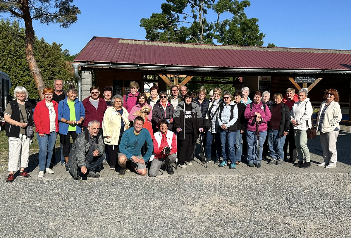 Když se sejdou senioři: procházky, túry, památky, ale také víno, tanec, zpěv