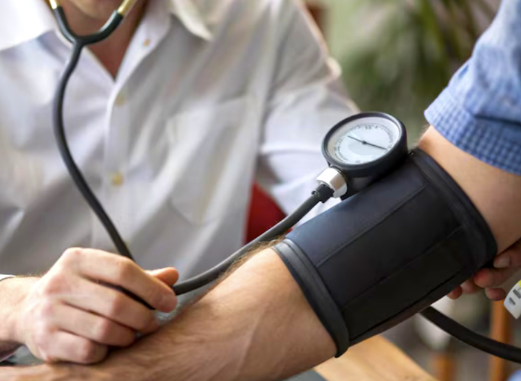 Vysoký krevní tlak. Stal se novou epidemií v České republice?