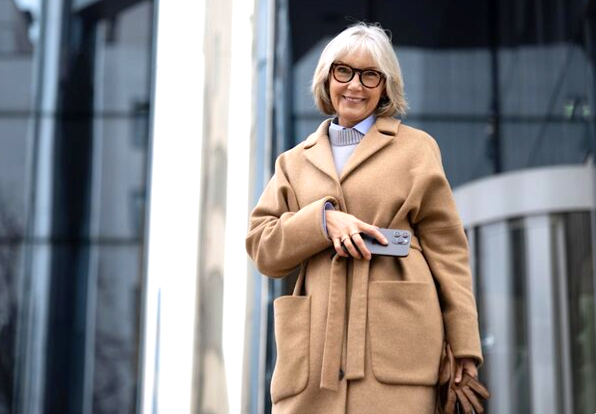 Hnědá barva vládne i letošnímu podzimu. Je slušivá a jen tak nevyjde z módy