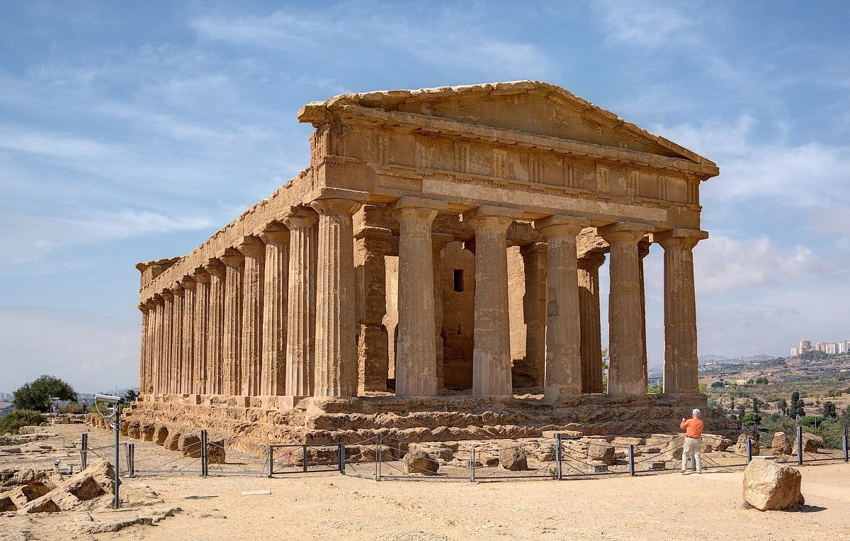 Temple_of_Concordia,_Agrigento.jpg