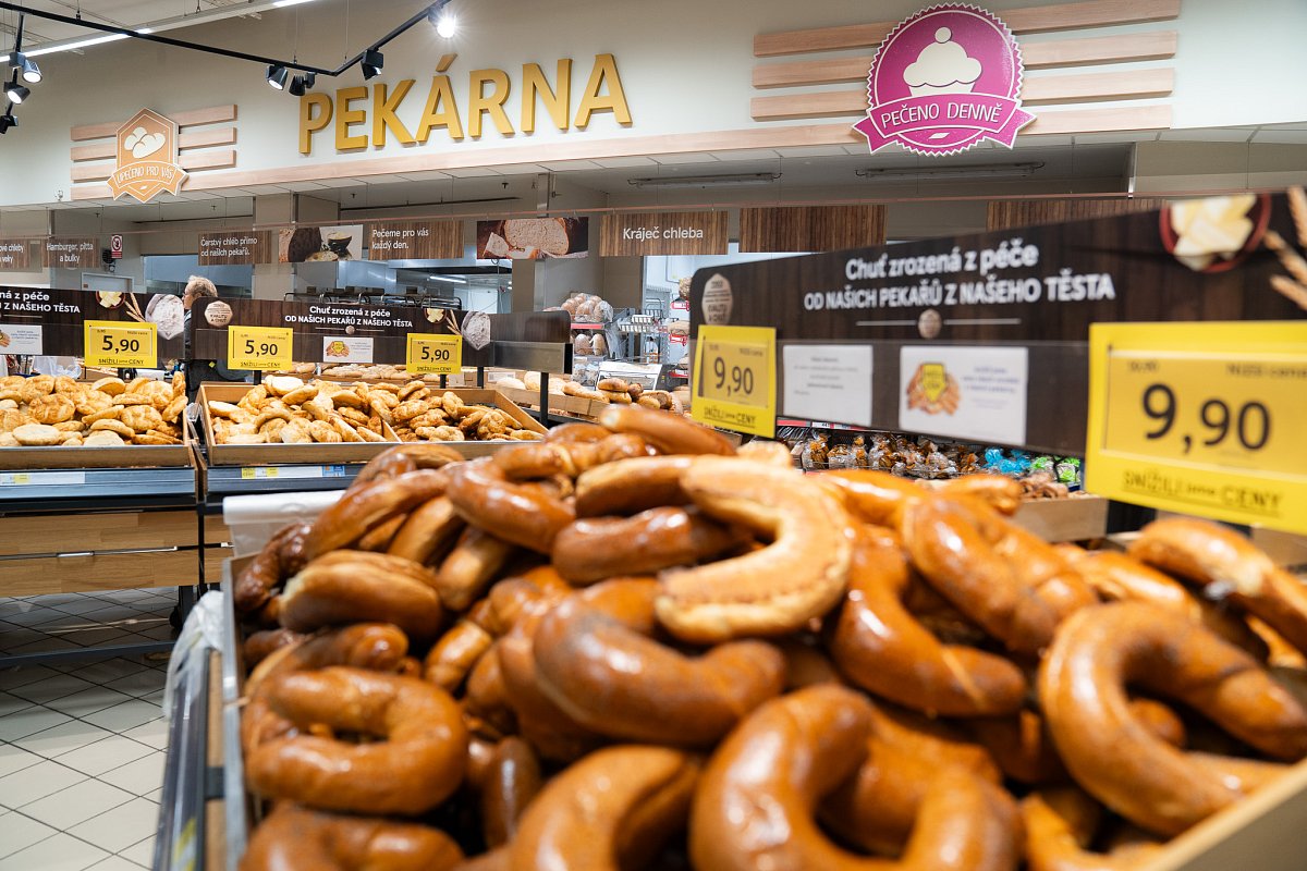 Obchodní řetězce zlevňují