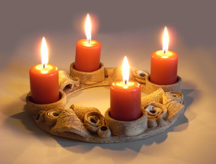 Zlatá neděle je tady,
Vánoce jsou za dveřmi