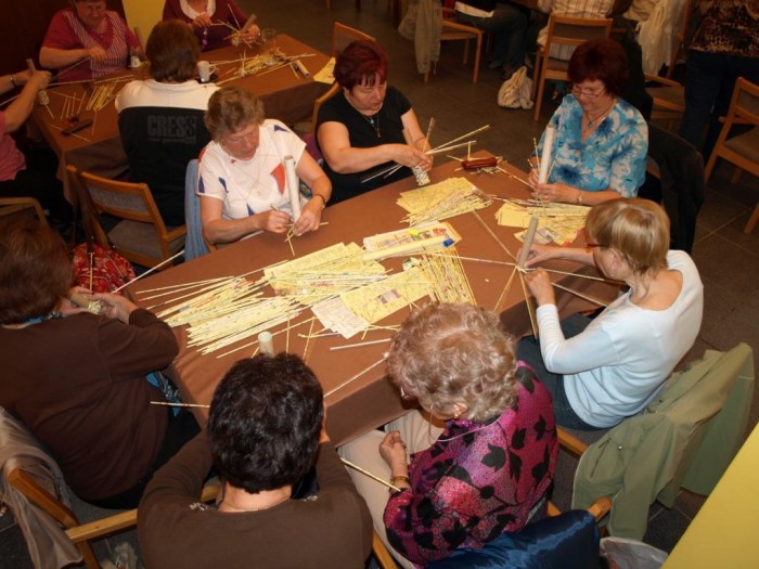 Vsadila na práci pro seniory.
A přináší jí úspěch i radost