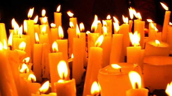 Betlémské světlo v Praze,
můžete si připálit své svíce