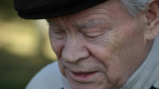 Asi 90 000 důchodců v naší zemi je v exekuci