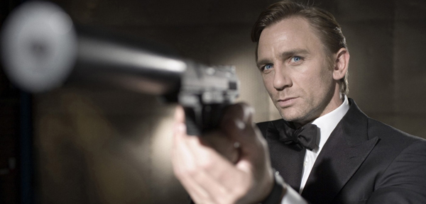 Agent 007 má opět povolení
zabíjet. Už po dvacáté čtvrté