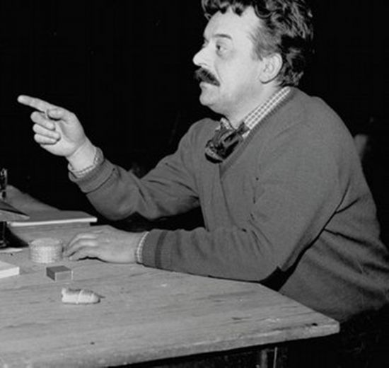 Burianovo „déčko“ byla divadelní
avantgarda, úpadek i prozření